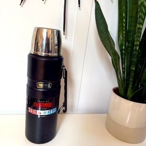 NEW Thermos King 68 oz / 2 L